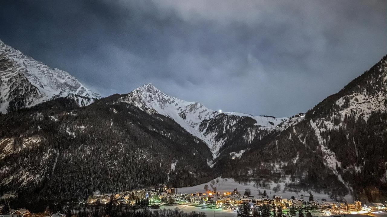 Ferienwohnung L'Atelier Du Temps - Hemmet Courmayeur Exterior foto